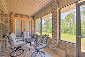 Sunny Coastal Getaway 5 Mi to Navarre Beach!