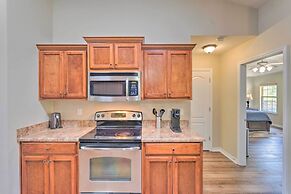 Sunny Coastal Getaway 5 Mi to Navarre Beach!