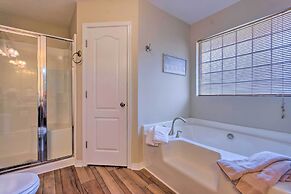 Sunny Coastal Getaway 5 Mi to Navarre Beach!