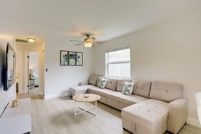 Pet-friendly Jupiter Townhome, 6 Mi to Beaches!