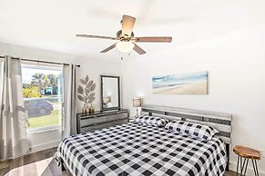 Coastal Port Charlotte Gem w/ Private Pool!