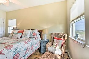 Steps to Beach: Ocean-view Retreat in Galveston!