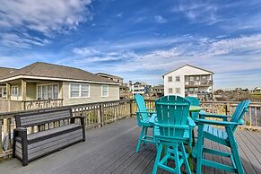 Steps to Beach: Ocean-view Retreat in Galveston!