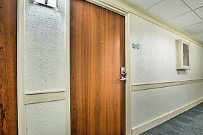 Hollywood Resort Retreat: Pool & Beach Access