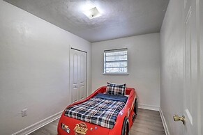 Spacious Gainesville Retreat w/ Backyard!