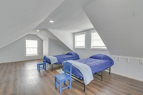 4 Blocks to Beach: Home w/ Patio in Galveston!