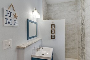 4 Blocks to Beach: Home w/ Patio in Galveston!