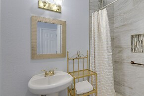 4 Blocks to Beach: Home w/ Patio in Galveston!