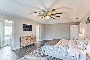 2 Mi to City Center: Spacious Port St Lucie Home!