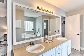 2 Mi to City Center: Spacious Port St Lucie Home!