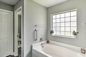 2 Mi to City Center: Spacious Port St Lucie Home!