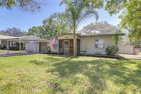 Pet-friendly Largo Escape w/ Fire Pit!