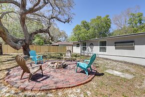 Pet-friendly Largo Escape w/ Fire Pit!