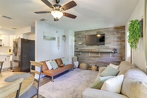 Pet-friendly Largo Escape w/ Fire Pit!