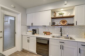 Pet-friendly Largo Escape w/ Fire Pit!