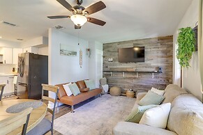 Pet-friendly Largo Escape w/ Fire Pit!