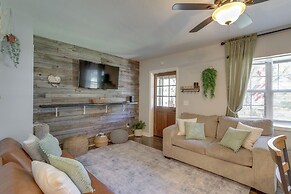 Pet-friendly Largo Escape w/ Fire Pit!