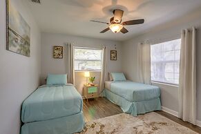 Pet-friendly Largo Escape w/ Fire Pit!