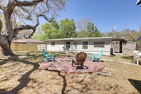 Pet-friendly Largo Escape w/ Fire Pit!