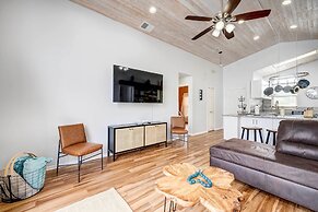 Kissimmee Retreat w/ Private Basketball Court!