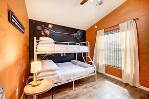 Kissimmee Retreat w/ Private Basketball Court!