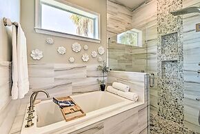 Pool & Patio: Luxe Anna Maria Island Escape!