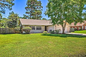 Navarre Home w/ Game Area + Screened-in Porch