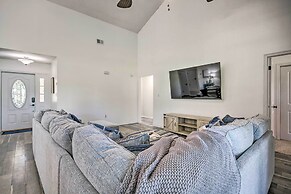 Navarre Home w/ Game Area + Screened-in Porch