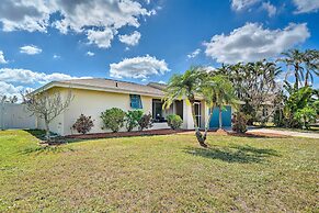 6 Mi to Dtwn Cape Coral: Home w/ Spacious Lanai!