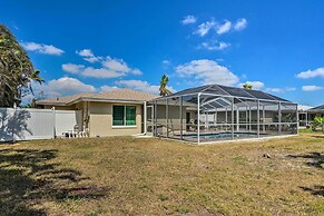 6 Mi to Dtwn Cape Coral: Home w/ Spacious Lanai!