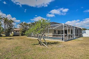 6 Mi to Dtwn Cape Coral: Home w/ Spacious Lanai!