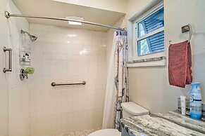 6 Mi to Dtwn Cape Coral: Home w/ Spacious Lanai!