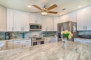 6 Mi to Dtwn Cape Coral: Home w/ Spacious Lanai!