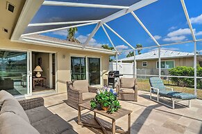 6 Mi to Dtwn Cape Coral: Home w/ Spacious Lanai!