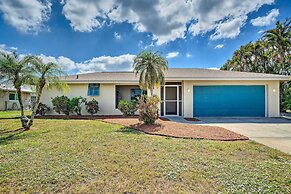 6 Mi to Dtwn Cape Coral: Home w/ Spacious Lanai!