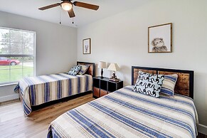 Golf & Pool Access: Pet-friendly Sebring Home!