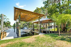 Crystal River Vacation Rental on Canal!