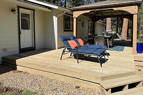 Bend Hideaway on 3 Acres With Decks + Fire Pit!