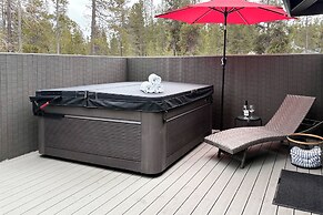 Modern Sunriver Home w/ Hot Tub: Ski, Hike & Bike!