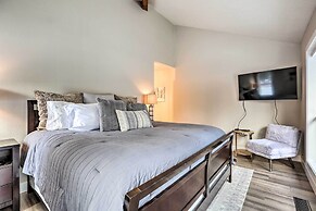 Modern Sunriver Home w/ Hot Tub: Ski, Hike & Bike!