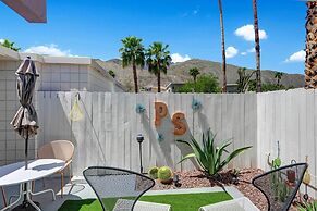 Palm Springs Contemporary Condo w/ Community Pool!