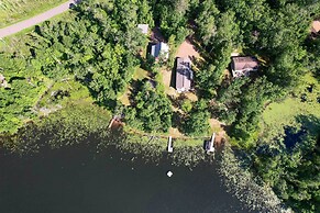 Family-friendly Lakefront Home With Deck!