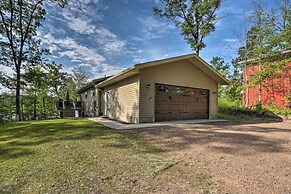 Family-friendly Lakefront Home With Deck!