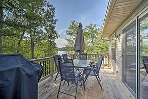 Family-friendly Lakefront Home With Deck!