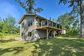 Family-friendly Lakefront Home With Deck!