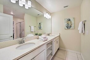 Resort Getaway w/ Patio: 6 Mi to Disney Parks!