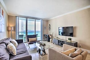 Ocean-view Balcony: Beachfront Hollywood Apt!