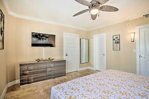 Ocean-view Balcony: Beachfront Hollywood Apt!