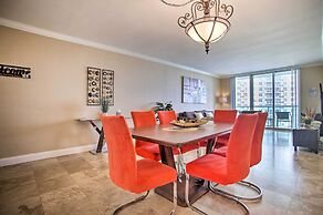 Ocean-view Balcony: Beachfront Hollywood Apt!