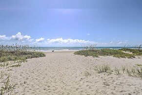 'the Palms' Cocoa Beach Condo: Walk to Beach!